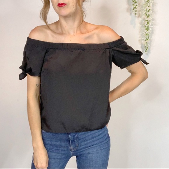 Amanda Uprichard Tops - NWT AMANDA UPRICHARD off-shoulder black blouse toe sleeve high low hem 2023